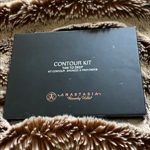 Anastasia Tan to Deep Contour Kit
